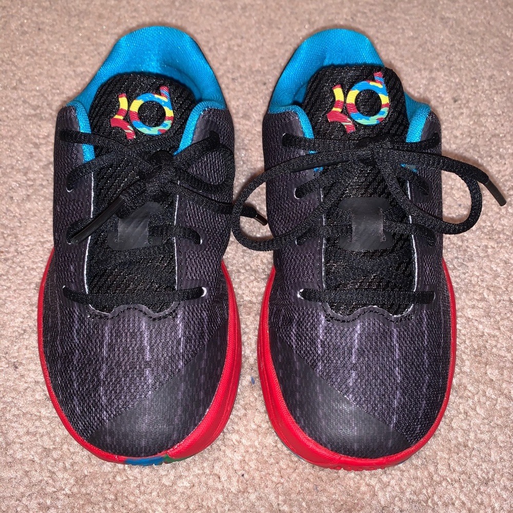 Size 9 KD sneaker